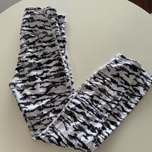 Fabletics | Small | White and Black High Waisted Leggings